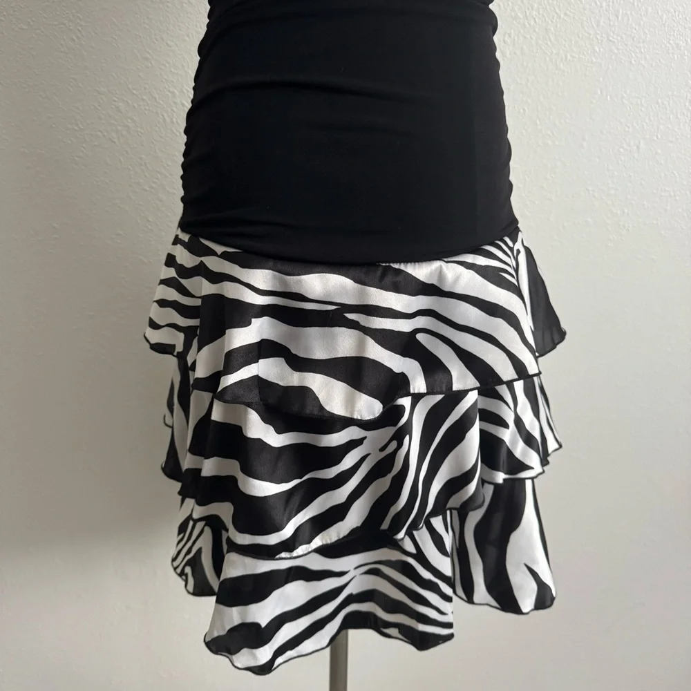!SOLD! Vintage Y2K Black White Zebra Stretchy Halter V Neck Tiered Skirt Dress - Picture 8 of 9